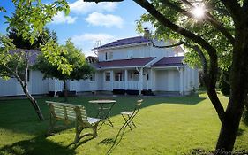Westbay Inn