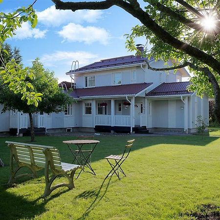 Westbay Inn Vaasa Exterior foto