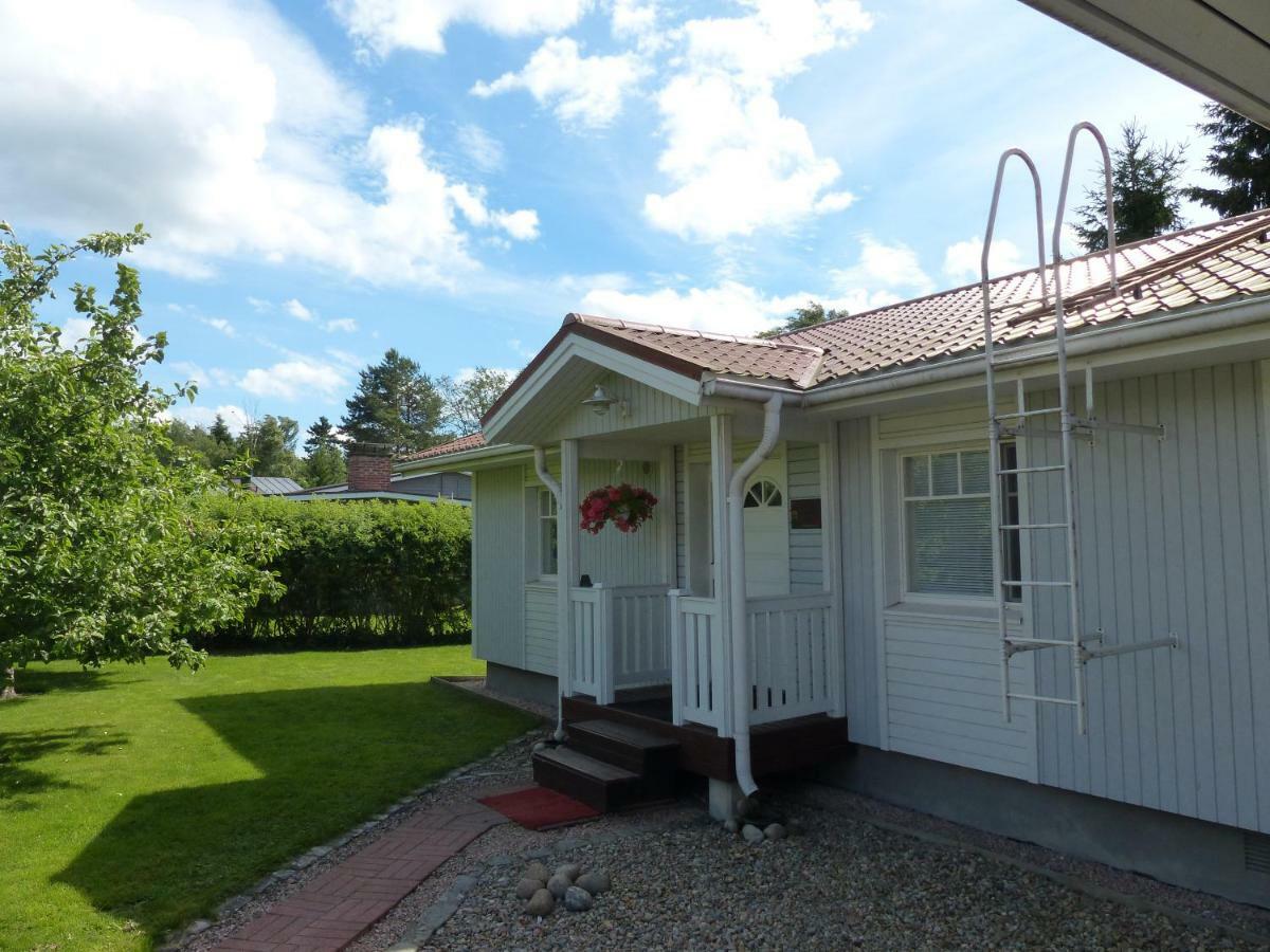 Westbay Inn Vaasa Exterior foto